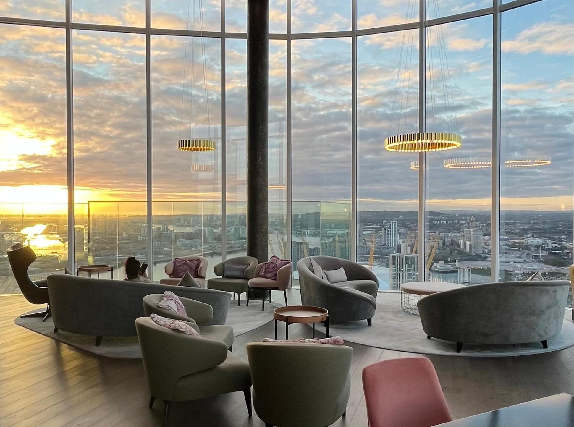 Luxury Modern 2 Bed Flat With Balcony And City View - Canary Wharf City Center 런던 외부 사진