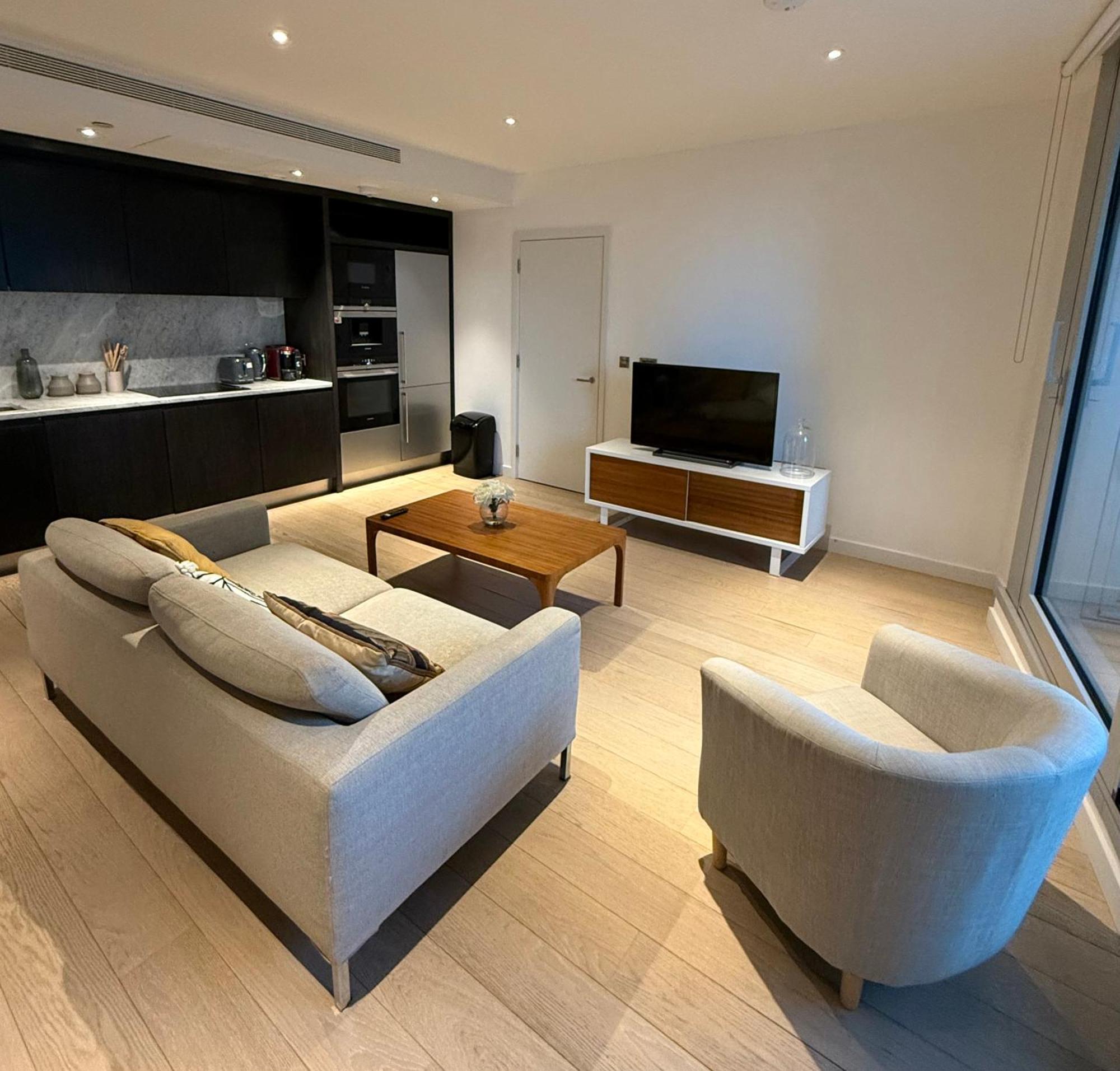 Luxury Modern 2 Bed Flat With Balcony And City View - Canary Wharf City Center 런던 외부 사진